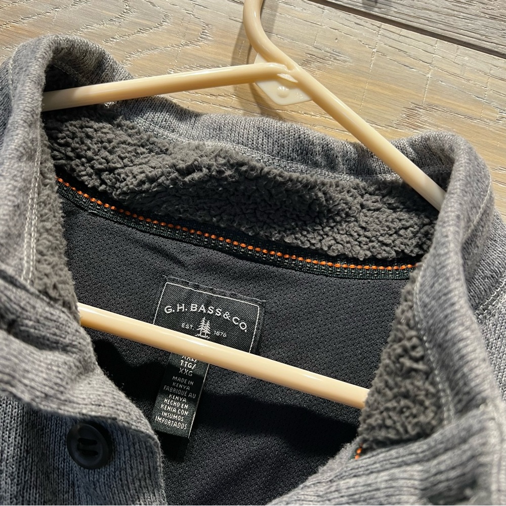G.H. Bass & Co. Gray‎ Quarter Button Sherpa-Lined Collar Sweater, XXL / TTG - Picture 5 of 6